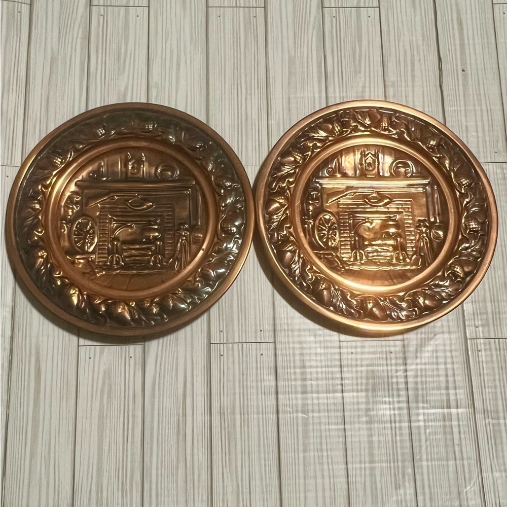 2 Coppercraft Guild Vintage 10.5” Colonial Fireplace Copper Wall Hanging Plates